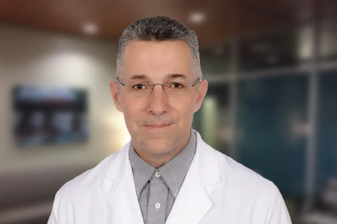 Dr. Robert Norris