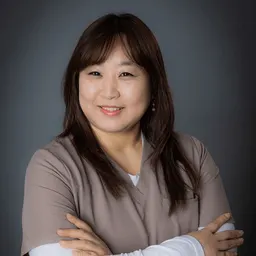 Dr. Sophia Lee